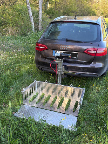 Jäger Visions WildLift auf Boden abgesetzt, Klappe offen